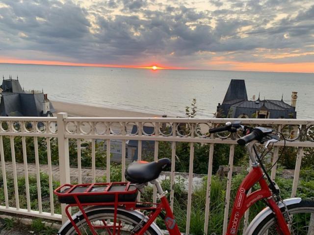 L'Appartement Vue Mer De La Villa Des Rosiers - Trouville Sur Mer Bagian luar foto